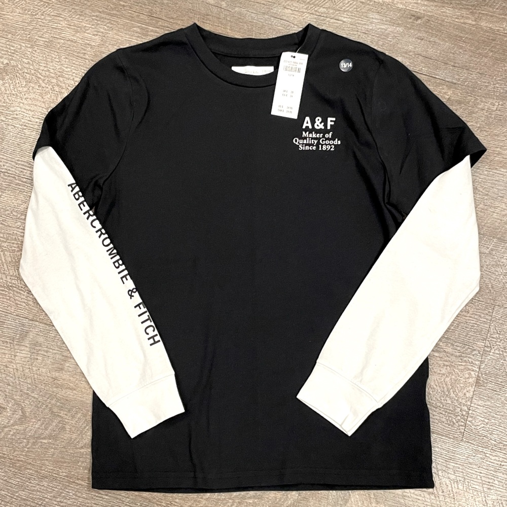 Abercrombie kids graphic long sleeve. NWT.